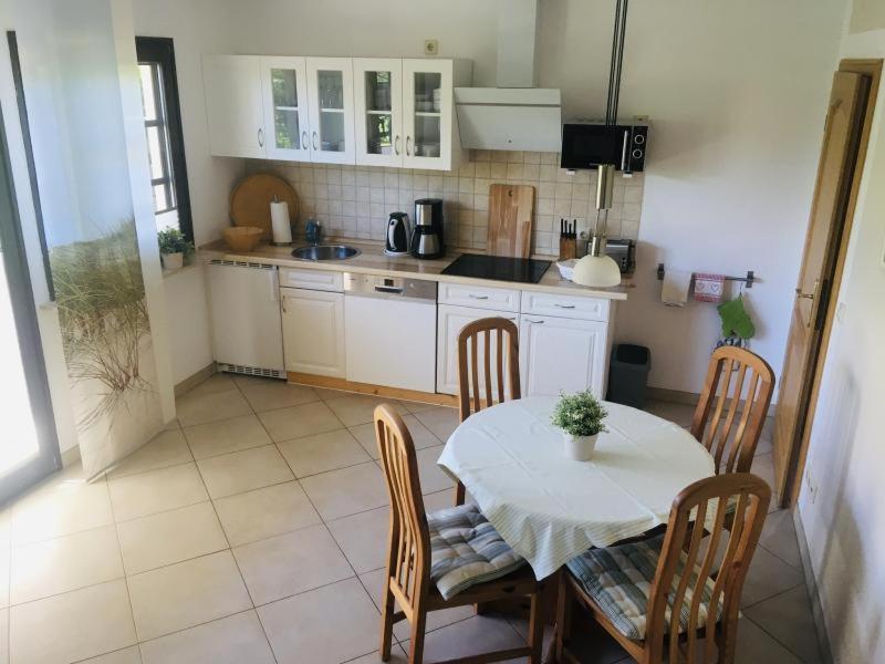 Zum Froschkoenig Appartement Ahrenshoop Buitenkant foto